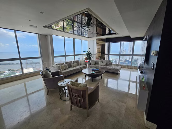Se Vende Apartamento en Coco del Mar MDV26-6701