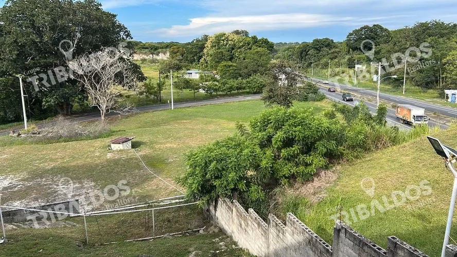Venta de Terreno con mejoras en San Carlos, Frente a la Panamericana