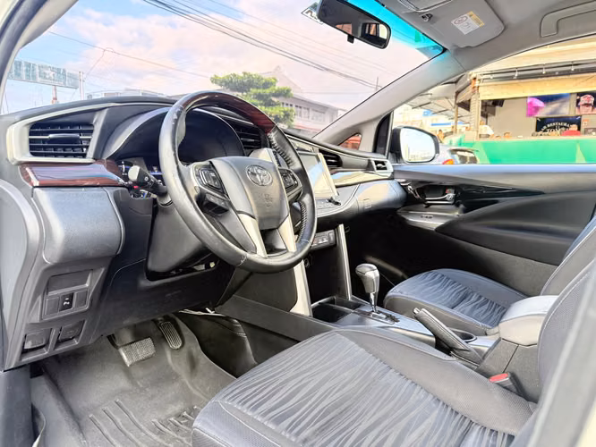 Toyota Innova 2022