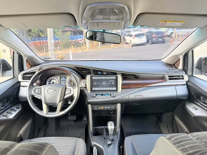 Toyota Innova 2022