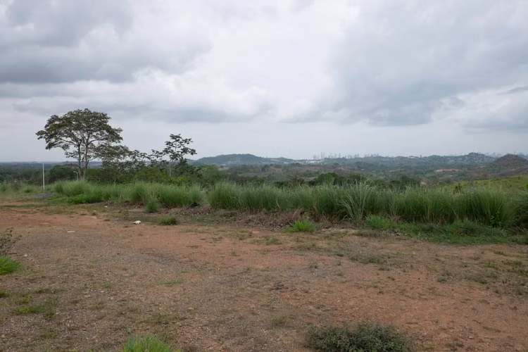 Terreno en Venta en Panamá Norte YM