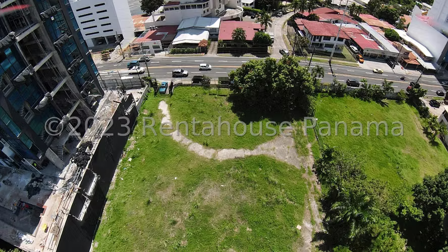 Terreno en Venta en Coco del Mar YM