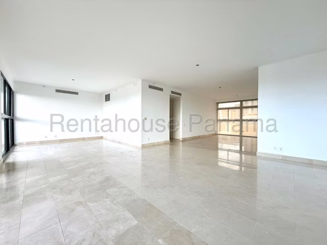 Apartment for Sale in Coco del Mar LA26-6762