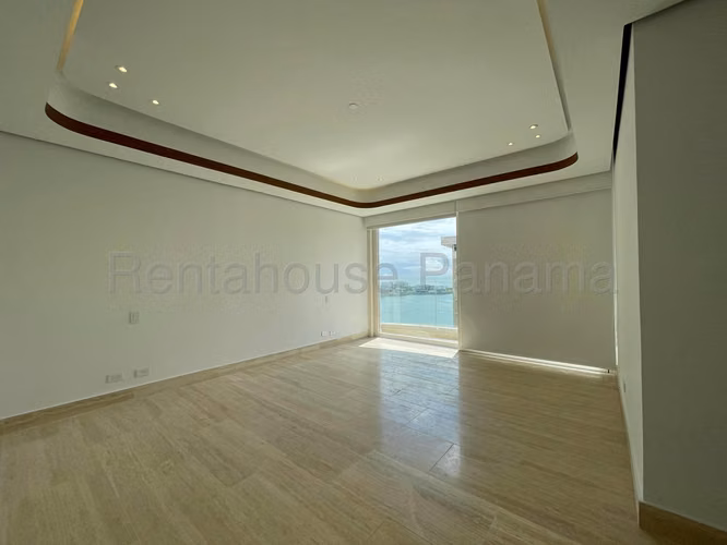 Se Alquila Apartamento en Paitilla LA26-6750