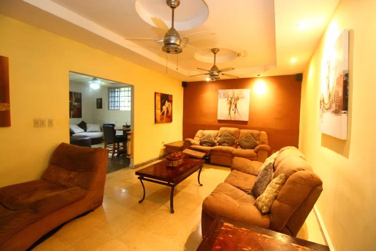 VENTA RÁPIDA Casa Remodelada 550m² en Altos de Bethania 4 Rec + Den + Terraza | $350K Negociable