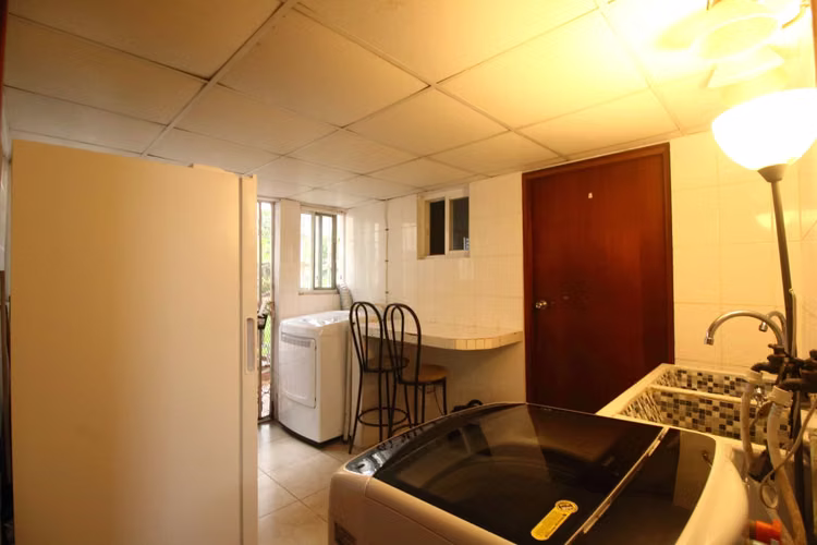 VENTA RÁPIDA Casa Remodelada 550m² en Altos de Bethania 4 Rec + Den + Terraza | $350K Negociable