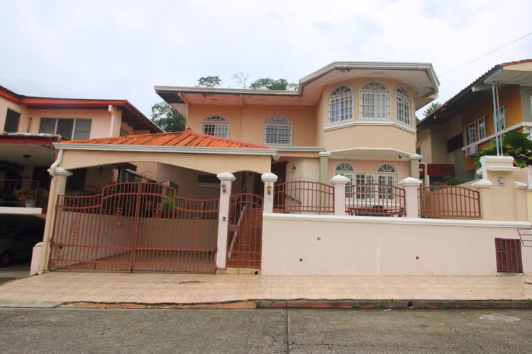 QUICK SALE — Remodeled 550m² Home in Altos de Bethania | 4 Bedrooms + Den + Terrace | $350K Negotiable