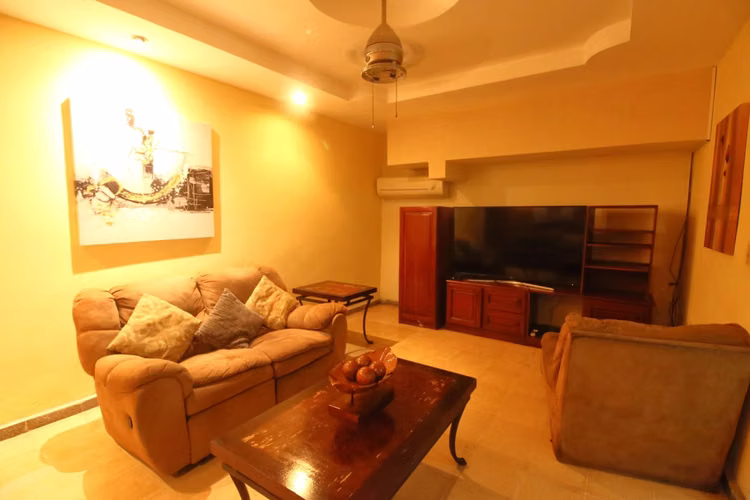 VENTA RÁPIDA Casa Remodelada 550m² en Altos de Bethania 4 Rec + Den + Terraza | $350K Negociable