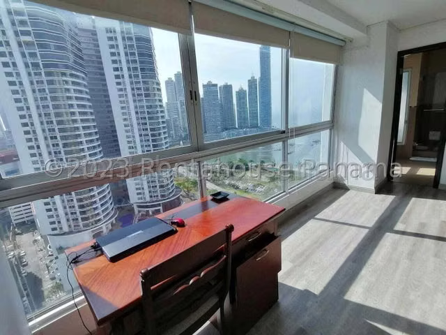 alquilo apartamento amoblado en avenida balboa OF 26-6714
