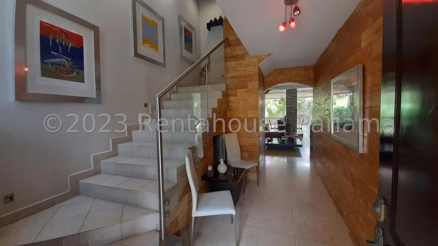 vendo casa en versalles OF 26-6258