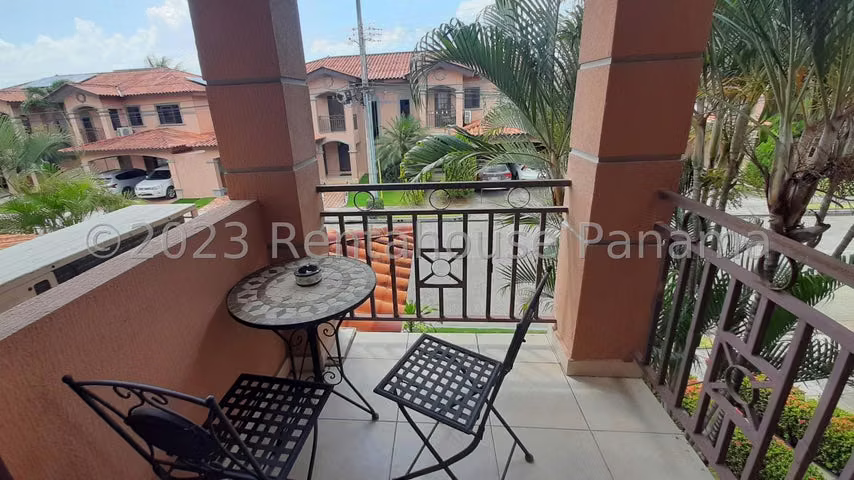 vendo casa en versalles OF 26-6258