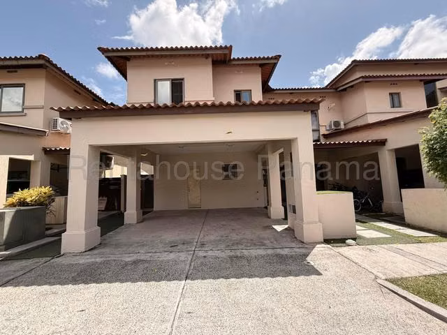 Rental House in Woodland Panama Pacific