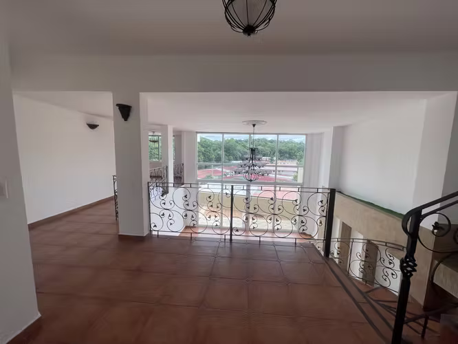 Casa de 470 m² con 4 recámaras en venta y alquiler, Villa de las Fuentes
