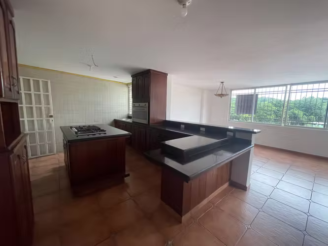 Casa de 470 m² con 4 recámaras en venta y alquiler, Villa de las Fuentes