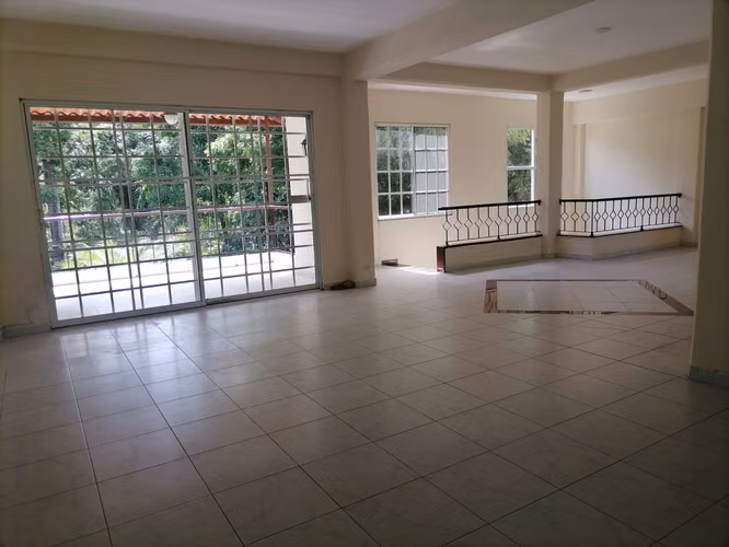 NC90 SE VENDE AMPLIA Y ESPECTACULAR CASA EN ALBROOK - Imagen 3