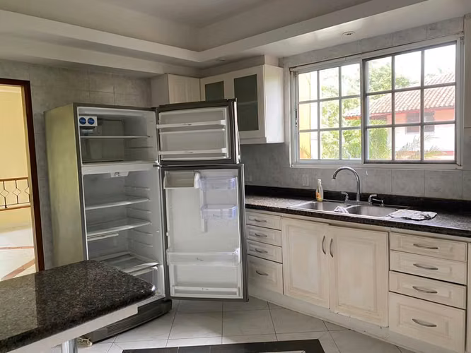 NC90 SE VENDE AMPLIA Y ESPECTACULAR CASA EN ALBROOK - Imagen 9