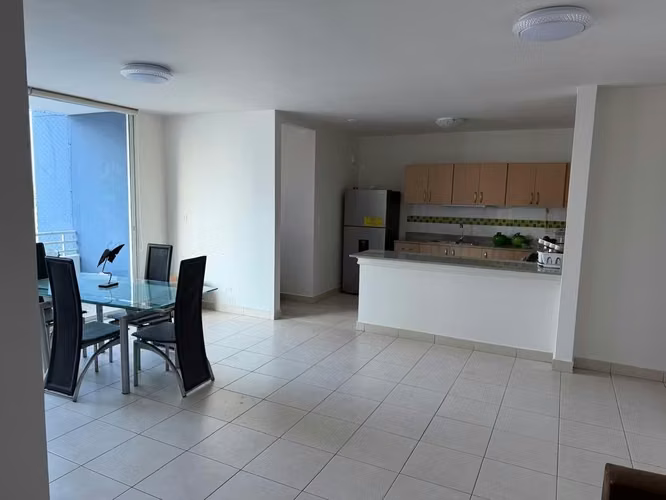 C309J  SE ALQUILA AMPLIO APARTAMENTO CON LINEA BLANCA EN SAN FRANCISCO - Imagen 3