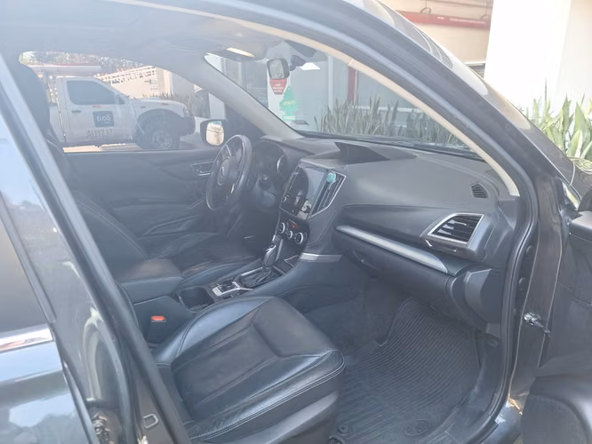 2019 Subaru Forester AWD Limited Trim – 84,000 km – $14,900 - Imagen 5