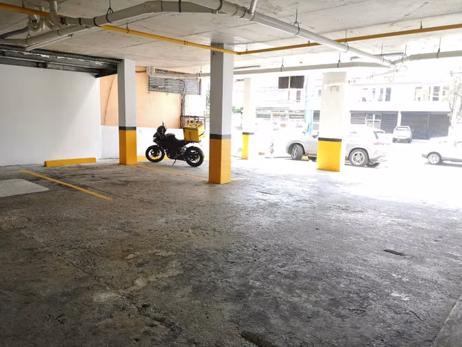 VENDO EDIFICIO EN EL INGENIO A PASOS DEL METRO CABLE