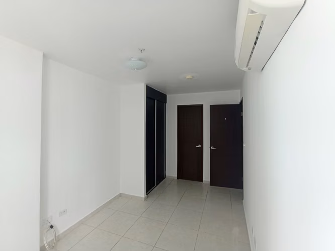 VENDO APTO 2REC 2 BAÑOS AV BALBOA DIAGONAL MERCADO MARISCOS VISTA AL MAR
