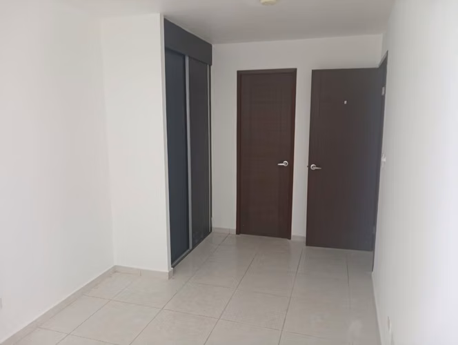 VENDO APTO 2REC 2 BAÑOS AV BALBOA DIAGONAL MERCADO MARISCOS VISTA AL MAR
