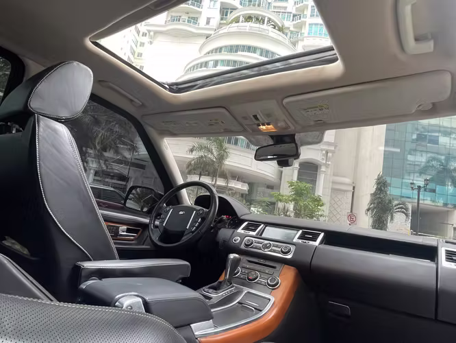 LAND ROVER RANGE ROVER SUPERCHARGED  2010