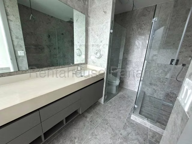 Venta PH Pacific Point JM