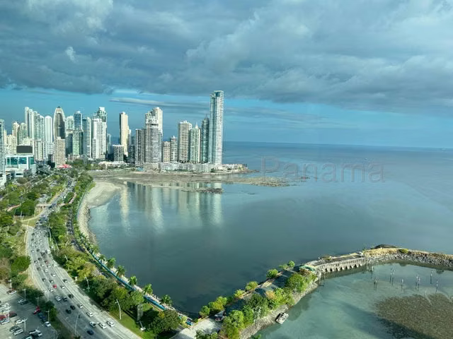 alquilo apartamento amoblado en avenida balboa miramar OF 26-8341