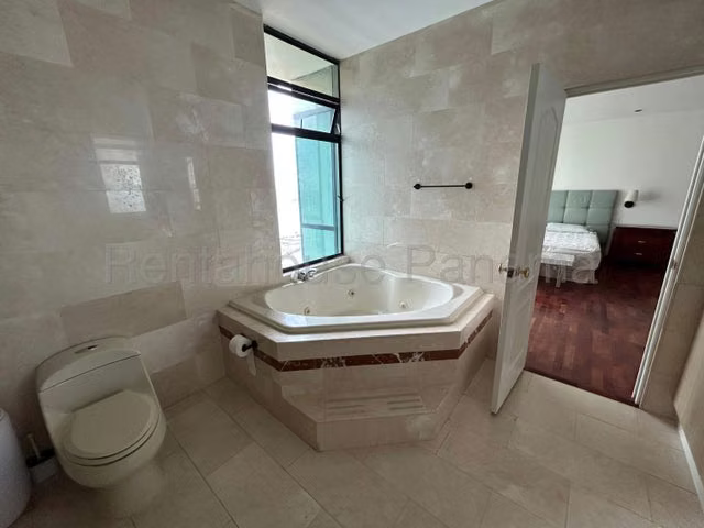 alquilo apartamento amoblado en avenida balboa miramar OF 26-8341