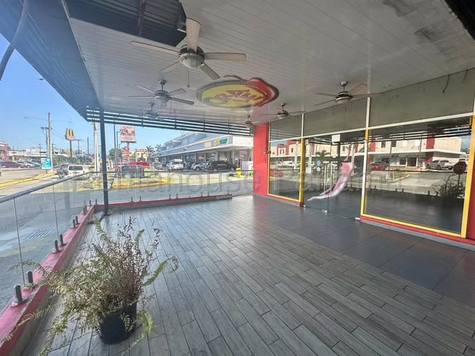 Local Comercial en Alquiler en Brisas Del Golf JG