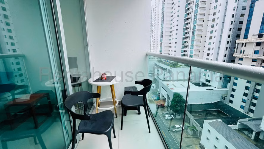 Venta de apartamento en Altos del Golf  AK