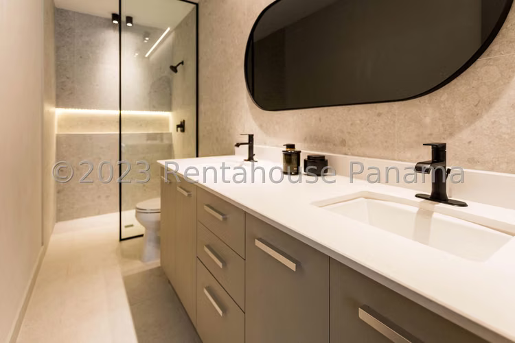 Se Vende Apartamento en Coco del Mar VLU26-6812