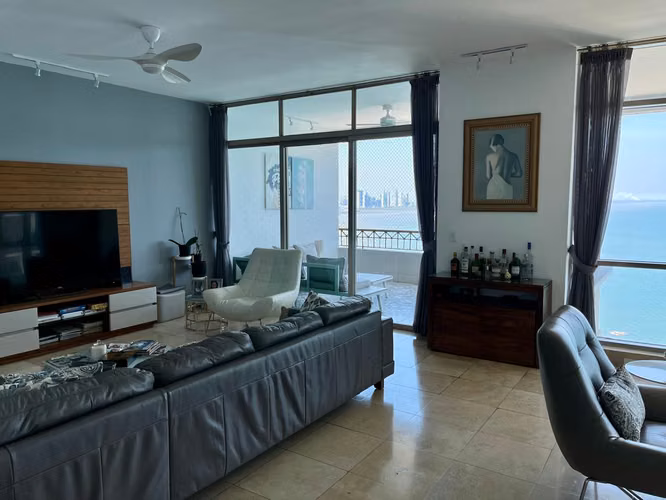 Venta de elegante apartamento con vista al mar en Pacific Point – Punta Pacífica