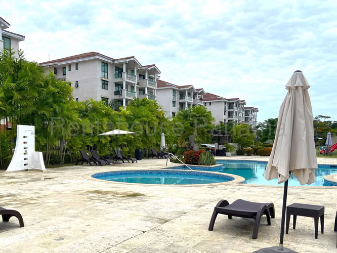 Se Vende Apartamento en Costa Sur VLU26-6800