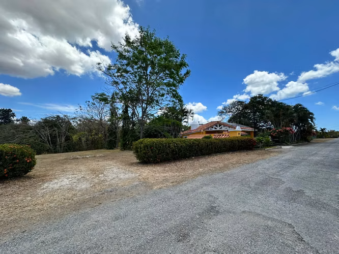 Venta de terreno en Coronado – Club Ecuestre | Vista al lago