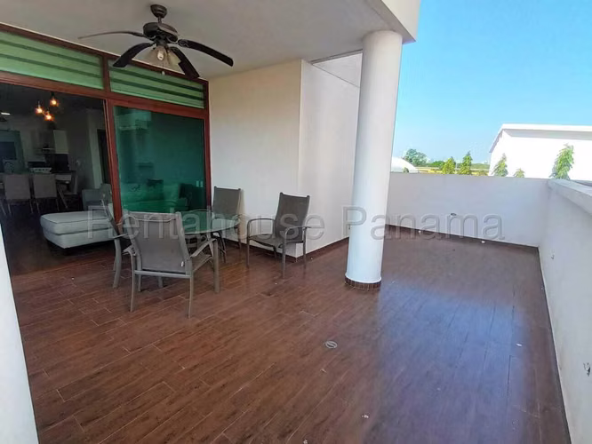 Se Vende Apartamento en Costa Sur LA26-6800