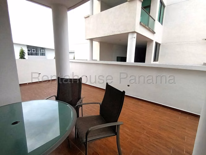 Se Vende Apartamento en Costa Sur LA26-6800