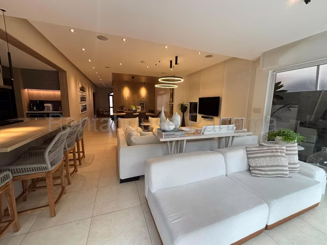 Se Alquila Casa en Costa Sur LA26-3783