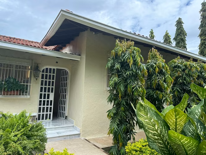 VENTA DE CASA EN ALTOS DEL GOLF, SAN FRANCISCO (2)
