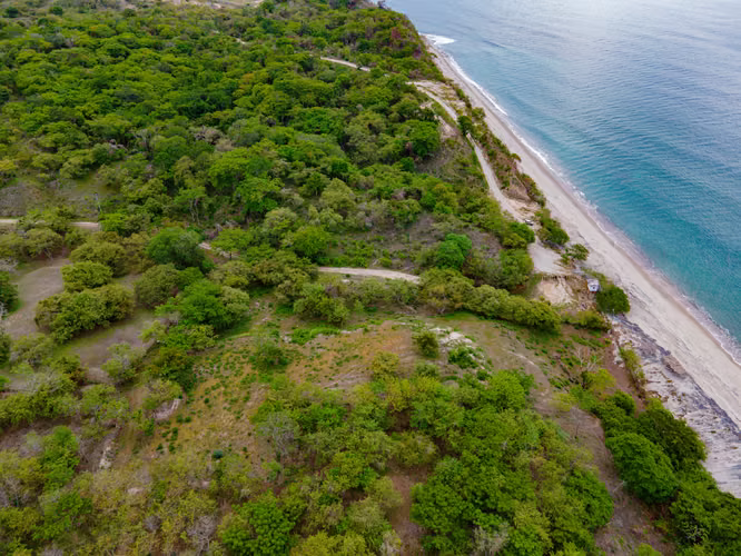 Terreno Frente al Mar con Vistas Panorámicas en Playa El Higo, Panamá