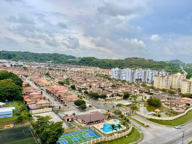 Apartamento En Venta En Condado Del Rey SYH