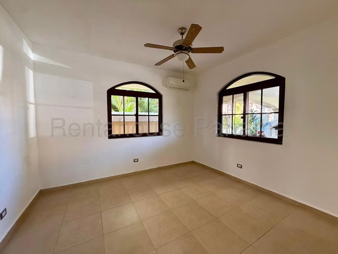 alquilo casa en costa sur el doral OF 26-6820