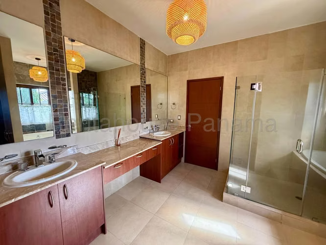 alquilo casa en costa sur el doral OF 26-6820