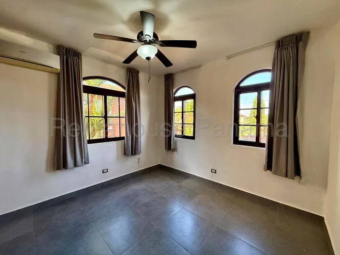 alquilo casa en costa sur el doral OF 26-6820
