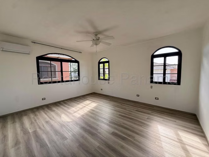 alquilo casa en costa sur el doral OF 26-6820