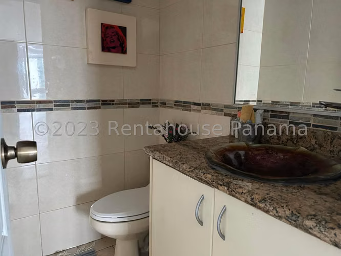 Apartamento Amoblado en Venta en Bella Vista 24*552Mfk