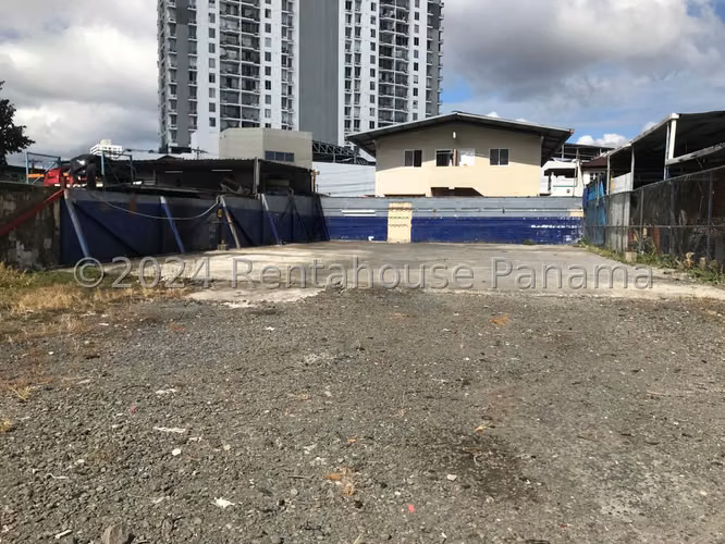 Terreno En Venta En Parque Lefevre SYH