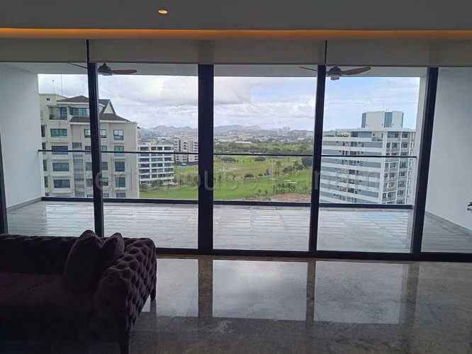 Venta de Lujoso Apartamento en Santa Maria 26*6107Mfk