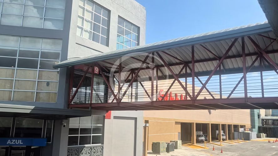 Local en Alquiler en Westland Mall 59.5 m² Cerca de Food Court