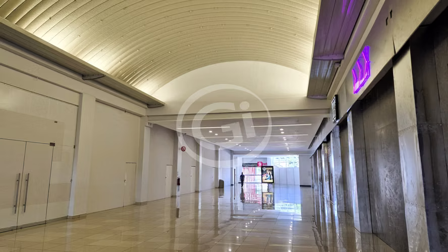 Local en Alquiler en Westland Mall 59.5 m² Cerca de Food Court